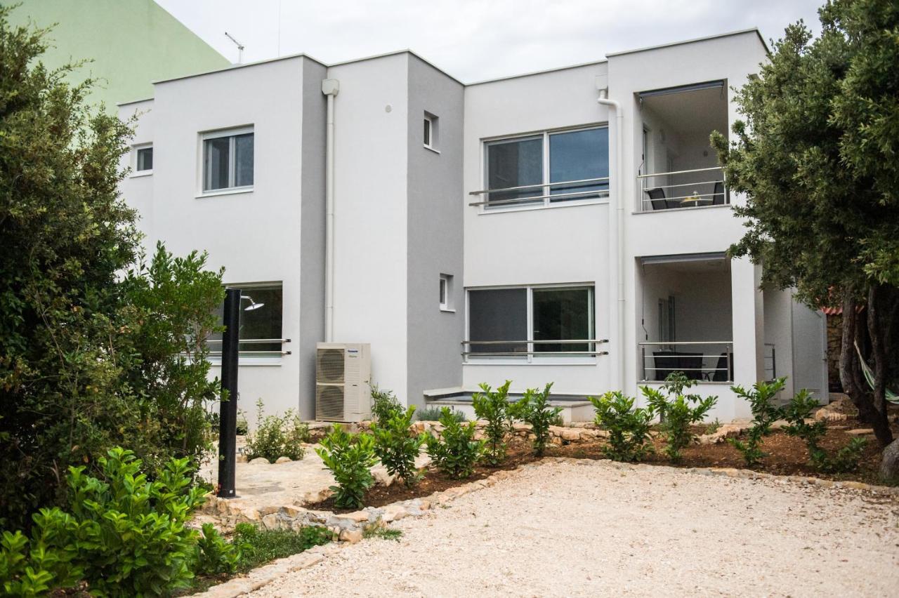 Apartments Jedro Petrcane Bagian luar foto